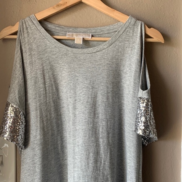 MICHAEL KORS Sequin Cold Shoulder Gray Short Sleeve Top - Picture 6 of 13